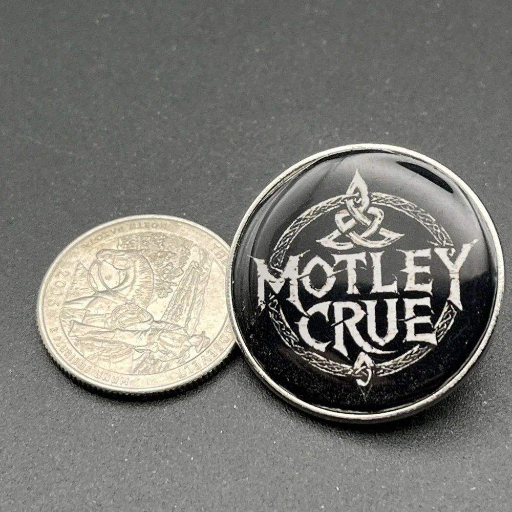 Motley Crue Rock Band‎ Music Tommy Lee Jones Lapel Hat Pin